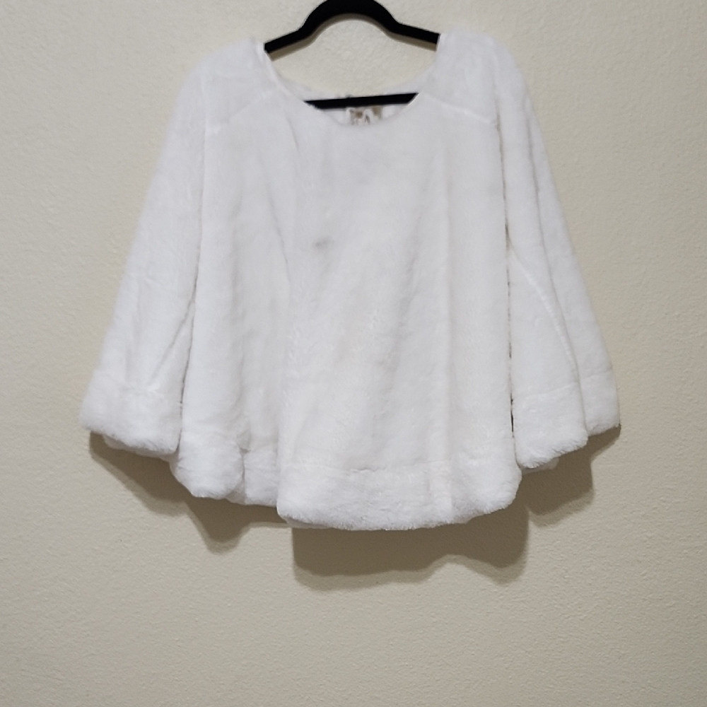 Koolaburra White Holiday Decor Tree SKIRT - Picture 6 of 7